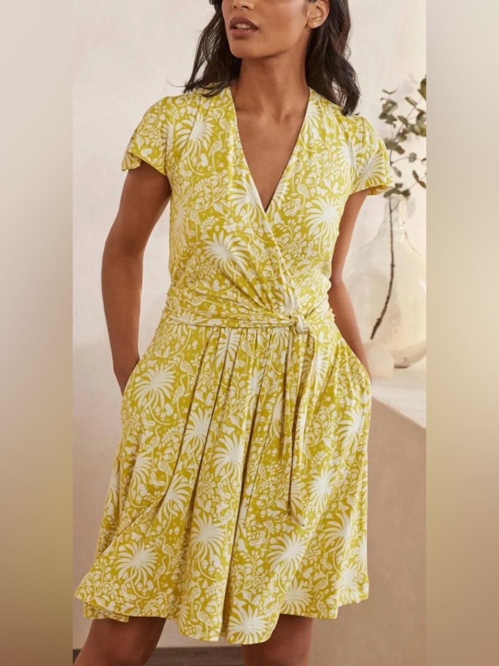 Boden  Evangeline Jersey Dress  Chartreuse Tropical Charm Print Midi Dress